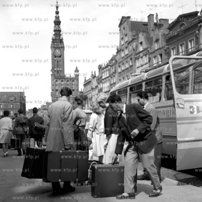 Z autobusu stojącego na Długim Targu w Gdąńsku...