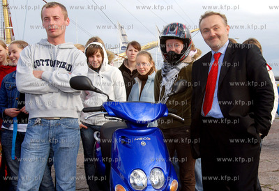 Gimnazjum nauki jazdy na skuterach rozpoczelo zajecia...