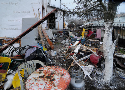 Wybuch butli z gazem w domku jednorodzinnym przy ul....