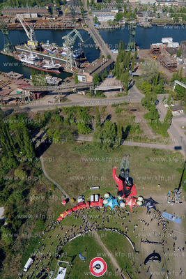 Mlode Miasto w Gdansku. Zawody Diverse Crane Boogie...