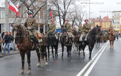 Gdynia. Parada z okazji 91 rocznicy odzyskania przez...