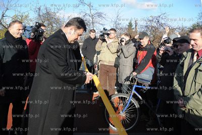 Otwarcie kladki nad torami w Gdyni Redlowie. Konstrukcja...