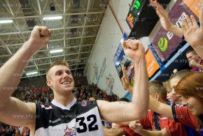 Hala Gryfia w Slupsku. Energa Czarni Slupsk wygrala...