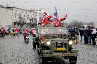 IX Zlot Mikolajow na Motocyklach w Trojmiescie. Na...