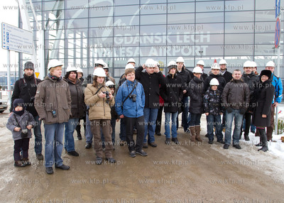 30 najaktywniejszych fanow lotniska na facebooku mialo...