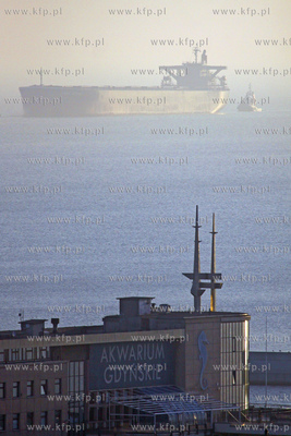 Do gdynskiego portu wplynal najwiekszy w historii masowiec...