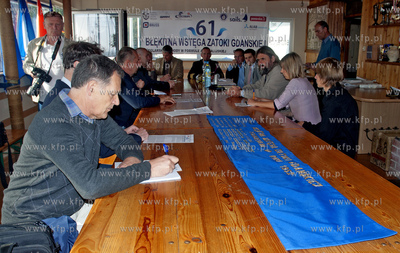 Gdynia. Konferencja prasowa w Jacht Klubie Stal prze...