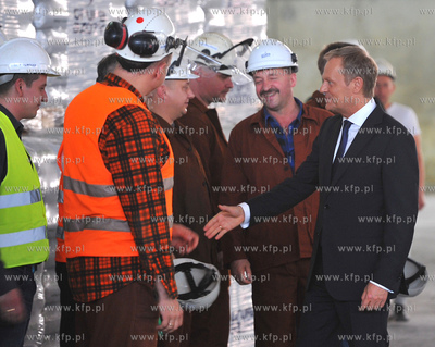 Premier Donald Tusk podczas wizyty w Szczecinie. Nz....