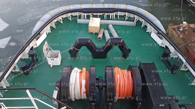 SD Tempest, holownik typu RotorTug z trzema pędnikami...