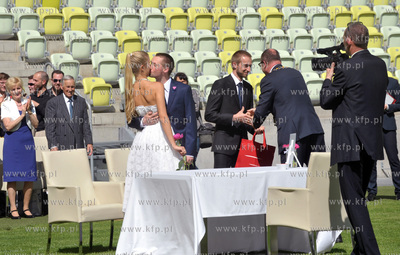 Slub na stadionie PGE Arena w Gdansku. Inga Szwarc...