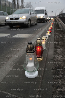 Dzien Zolnierzy Wykletych. Akcja palenia zniczy na...