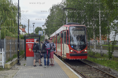 Gdańsk Brzeźno.  Przystanek tramwajowy na rogu al....