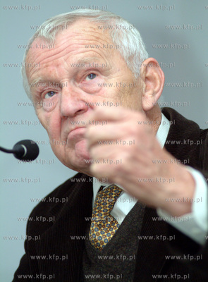 Mieczyslaw Rakowski - ostatni premier PRL , podczas...