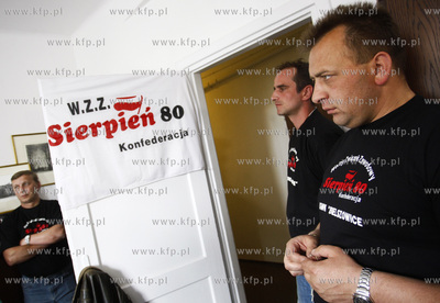 Gdansk. Grupa kilkuosobowa zwiazkowcow Sierpnia 80...