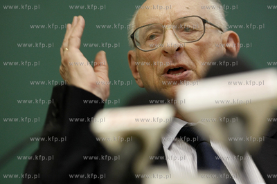 Uniwersytet Gdanski. Wydzial Prawa i Administracji....