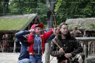 Swieto Plonow na sopockim Grodzisku. Na zdjeciach czesc...