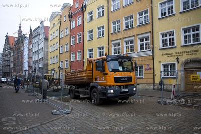 Wymiana nawierzchni ulicy Chlebnickiej w Gdańsku.
20.02.2017
fot....