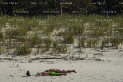 Plaża w Lubiatowie nad otwartym morzem. 28.06.2020...