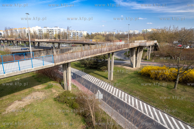 Kładka na Zaspie, łacząca Młyniec i Rozstaje, wznosząca...