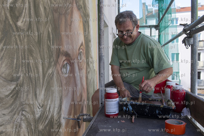 Gdańsk. Podwale Staromiejskie. Trwają prace nad muralem...