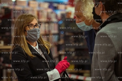 Biblioteka Manhattan ponownie otwarta. Od marca br....