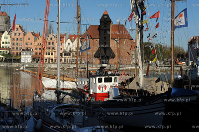 Gdansk, Dlugie Pobrzeze. Gotycki Zuraw (Brama Szeroka)...