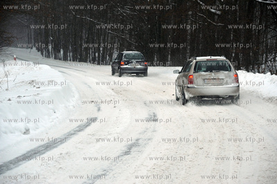 Droga krajowa nr 221 Koscierzyna-Gdansk podczas obfitych...