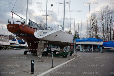 Gdynia. Zima w porcie jachtowym.
04.01.2012
fot....