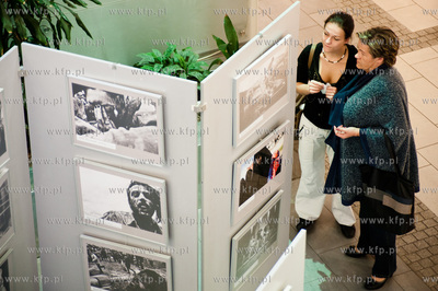 Gdansk. CH Manhattan. Wystawa prac nagrodzonych w XVI...