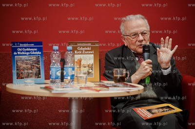 Gdansk. Biblioteka Manhattan w CH Manhattan. Spotkanie...