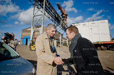 Stocznia Gdanska. Przekazanie wylaczonego z uzytku...