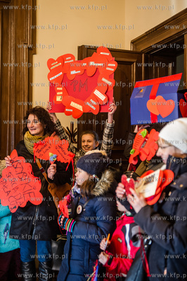 Gdansk. Podopieczni Palacu Mlodziezy wraz z rodzicami...