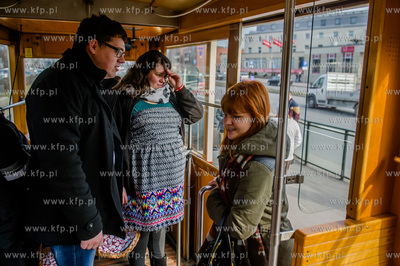 Gdansk. Dzien kobiet w zabytkowym tramwaju 105 N z...