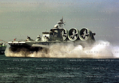 Poduszkowiec rosyjskiej marynarki wojennej w ciesninie...