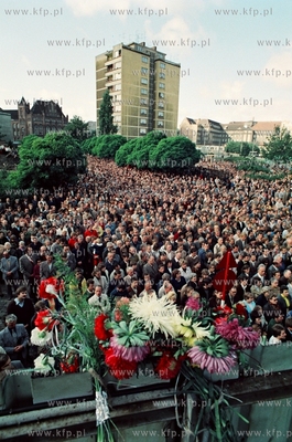 Strajk w Stoczni Gdanskiej im. Lenina Nz. mieszkancy...