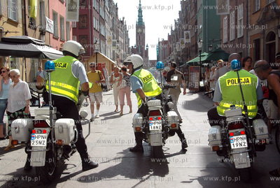 Swieto gdanskich policjantow.Paradny przemarsz policjantow...
