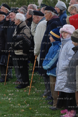 Swieto Niepodleglosci na francuskim cmentarzu wojskowym...