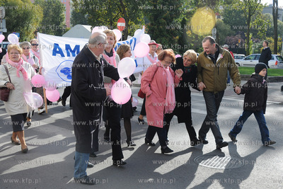 Gdynia. Marsz Rozowej Wstazki z okazji Ogolnopolskego...