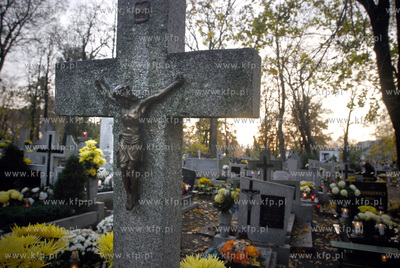 Swieto Zmarlych - cmentarz  przy ulicy Anteczaka, parafia...