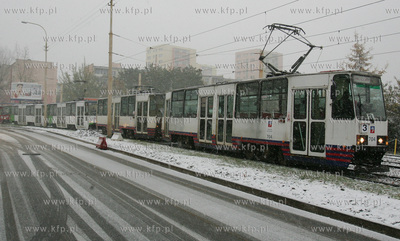Szczecin. Z powodu obfitych opadow sniegu wstrzymano...
