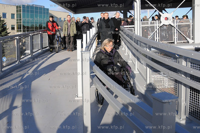 Otwarcie kladki nad torami w Gdyni Redlowie. Konstrukcja...