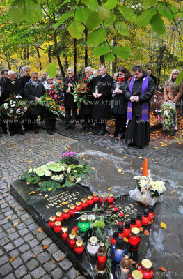 Cmentarz witominski w Gdyni. Przewodniczacy Europarlamentu...