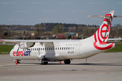 Port Lotniczy Gdansk im. Lecha Walesy. Nz. ATR 72 Eurolot.com...