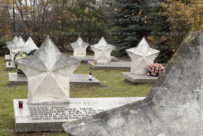 Cmentarz Zołnierzy Radzieckich przy ulicy Zastawnej...