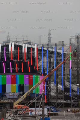 Gdynia - Skwer Kosciuszki. Dzien i noc trwaja prace...