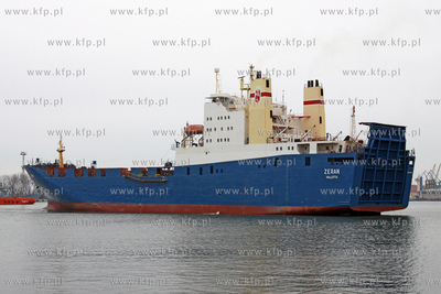 MS Zeran w porcie w Gdyni. 2010 fot. Piotr B. Starenczak...