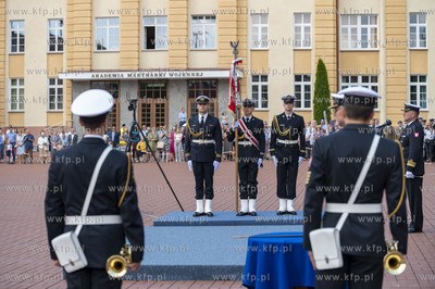 Gdynia. Akademia Marynarki Wojennej. Uroczysta promocja...
