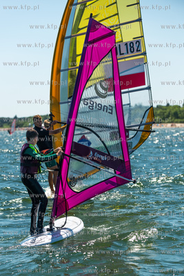 Plaza w Sopocie, przy Sopockim Klubie Zeglarskim. Briefing...