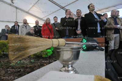Uroczyste poswiecenie i wmurowanie kamienia wegielnego...