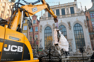 Kopia figury z fontanny Neptuna wykonana ze sztucznego...